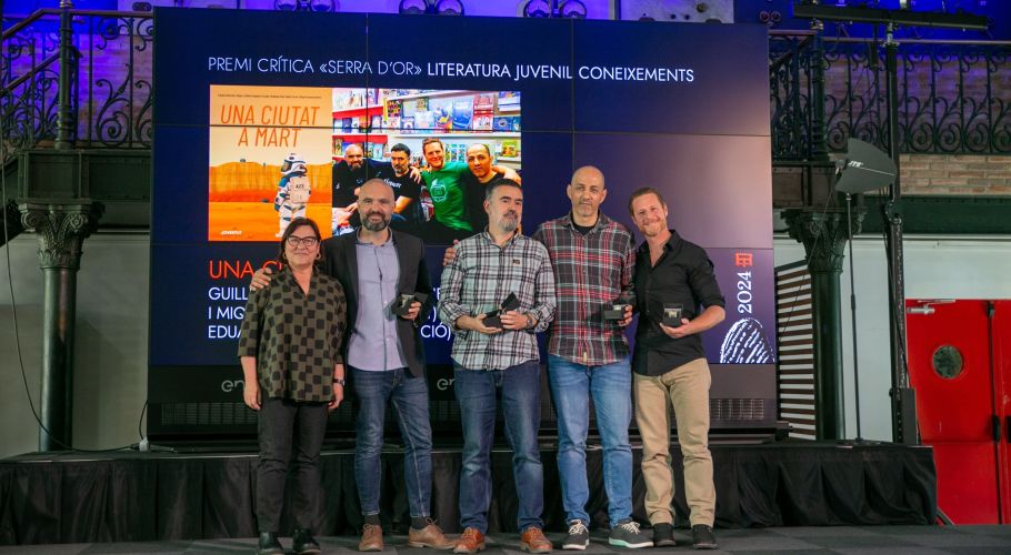 From left to right: Mònica Baró (member of the jury), Guillem Anglada-Escudé (author), Eduard Altarriba (illustrator), Sheddad Kaid-Salah Ferrón (author) and Miquel Sureda (author). Credits: Vinyet Peñarroya.